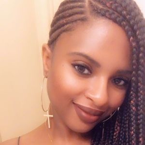 Meet your Posher, Asha